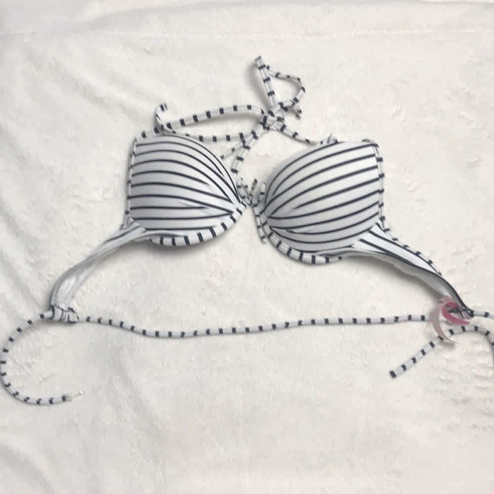 Victoria’s Secret bikini top